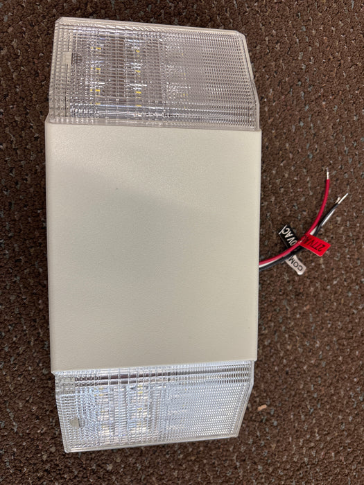 Dual head emergency light