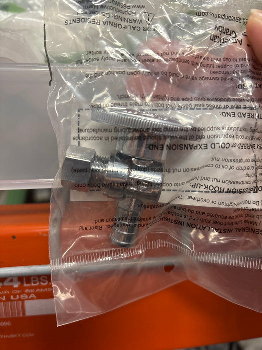 Válvula de suministro en ángulo de latón American Granby - Compresión de 1/2" PEX x 3/8"