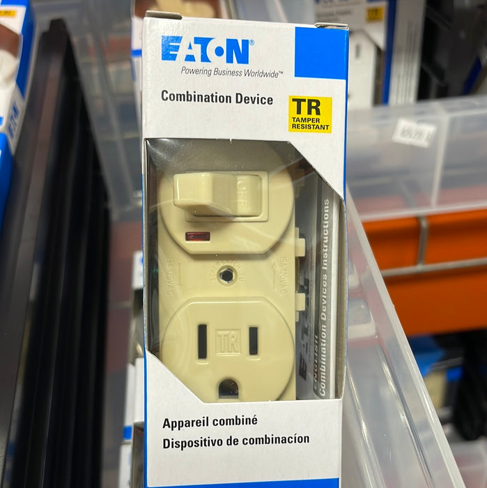 Interruptor unipolar combinado de Eaton y receptáculo de conexión a tierra -15A-120V